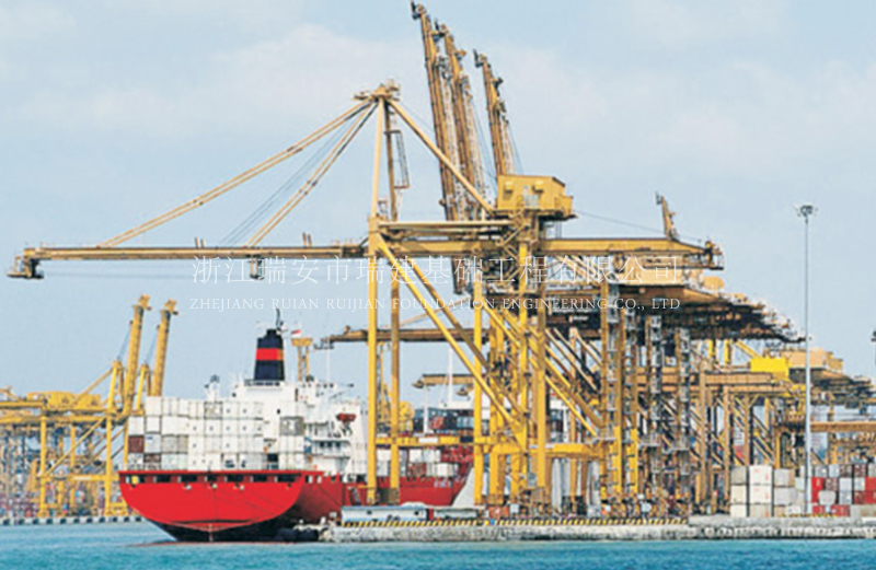 碼頭堆場(chǎng)